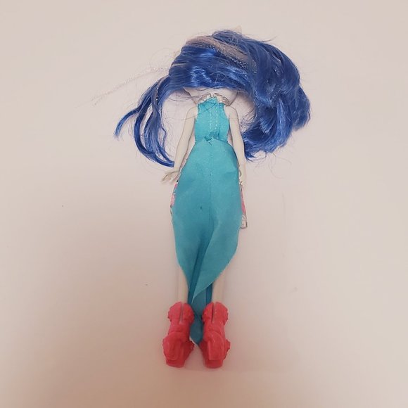 Ever After High Epic Winter Pixie Fox Doll - Picture 9 of 9